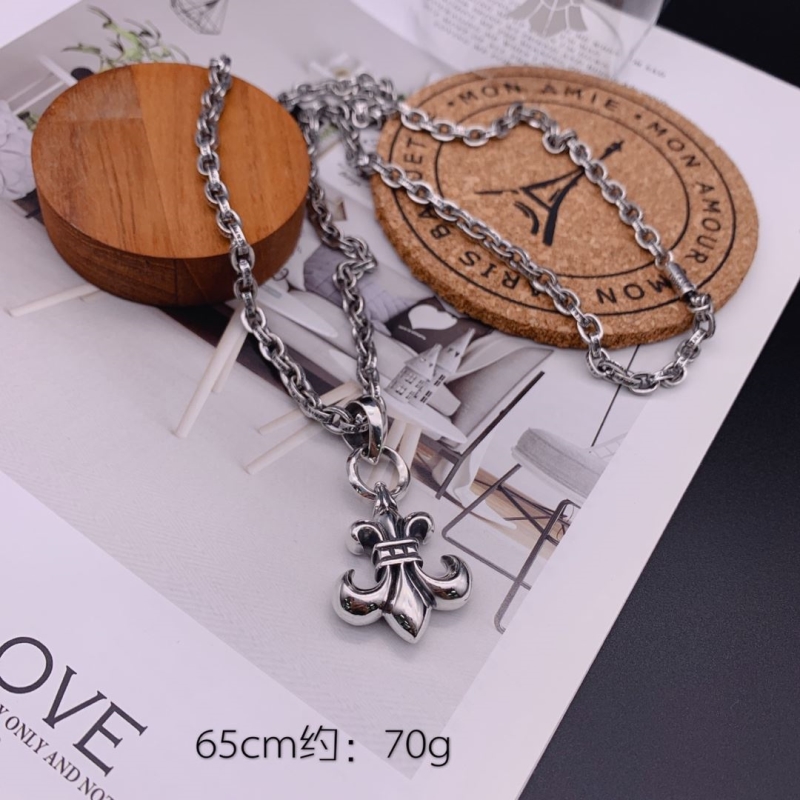 Ch**me He**ts necklaces